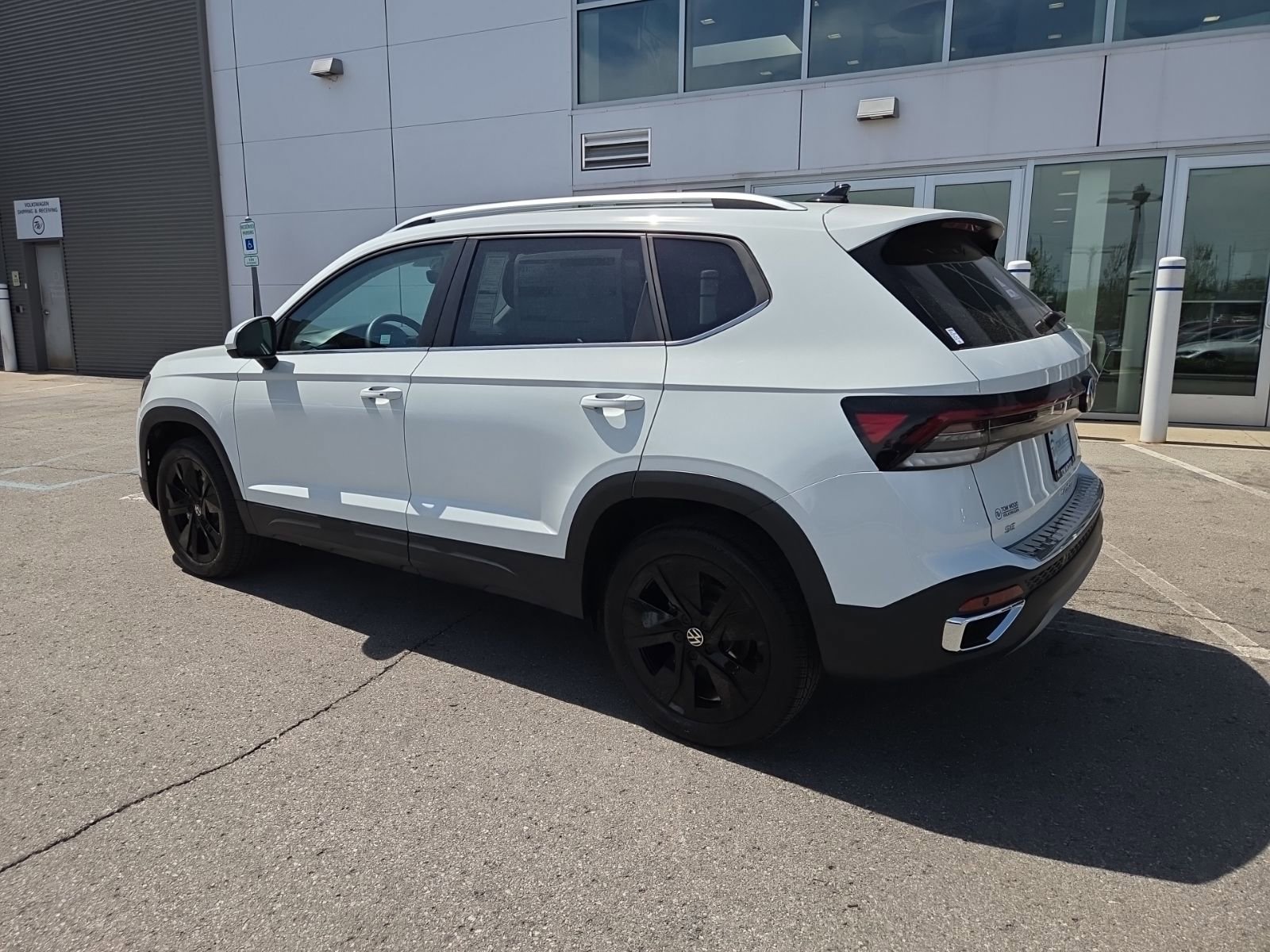 New 2026 Volkswagen Taos SE FWD image 10