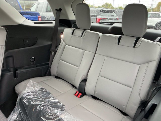 New 2026 Ford Explorer Active w/ Active Comfort Package RWD image 23
