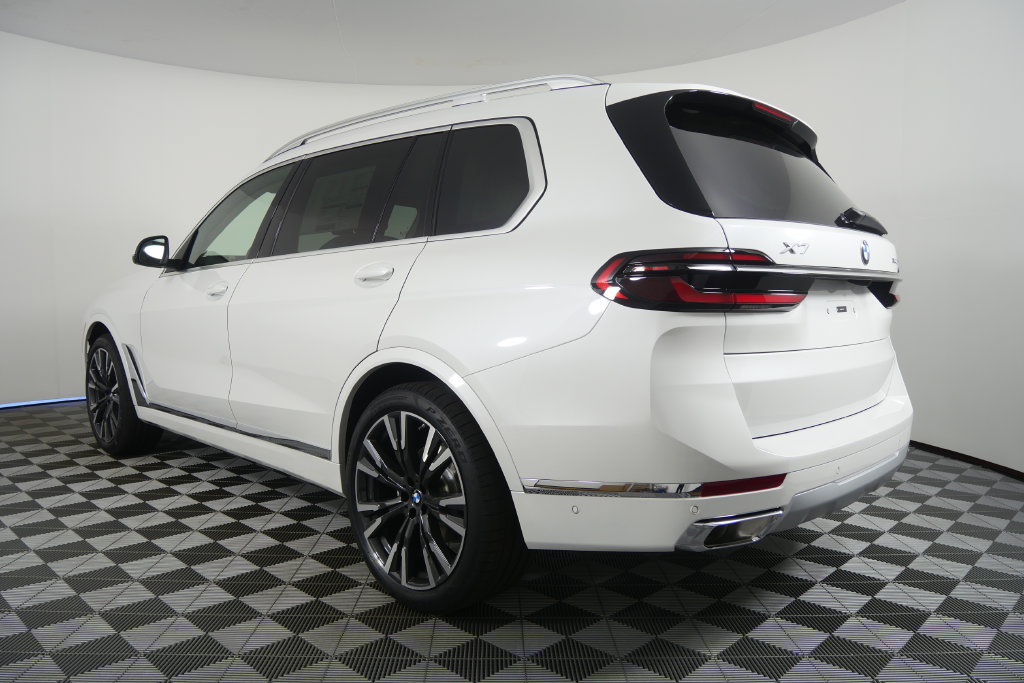 Used 2027 BMW X7 xDrive40i AWD/4WD image 6