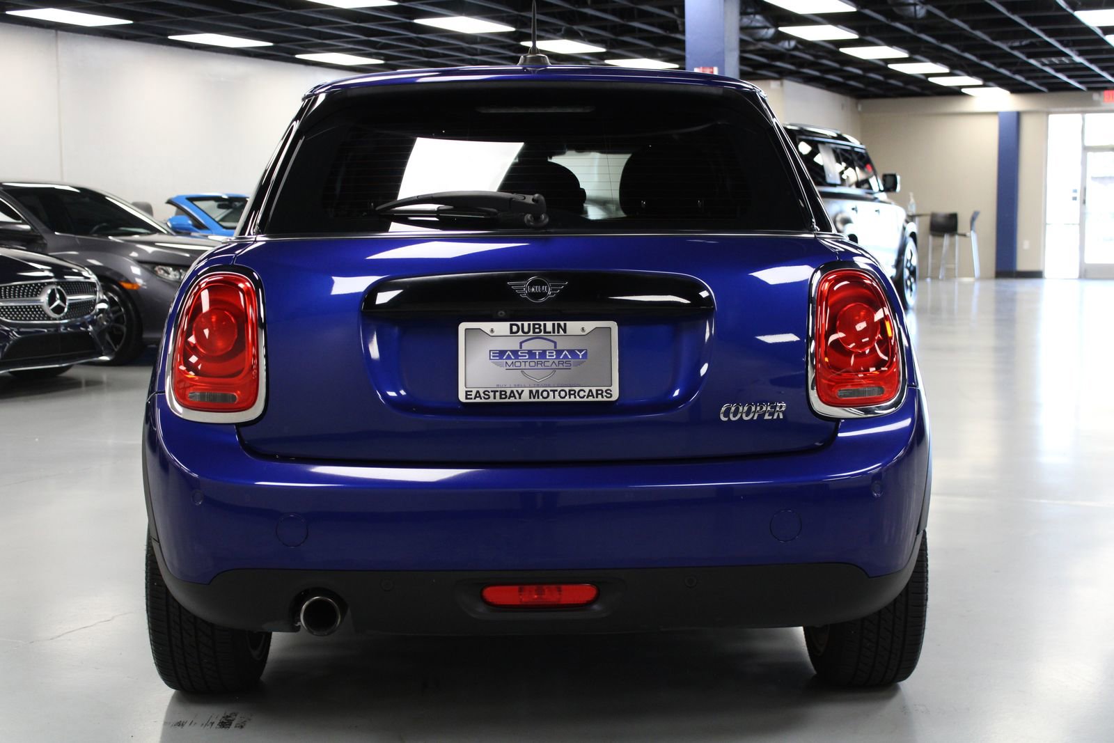 Used 2019 MINI Cooper 4-Door Hardtop image 9