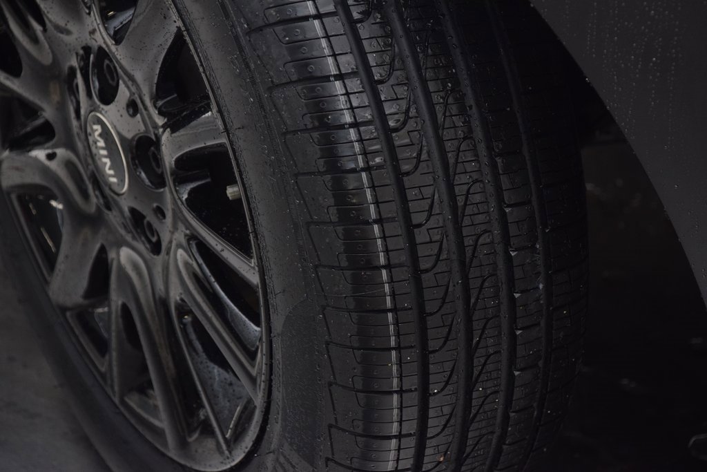 Used 2018 MINI Cooper Convertible image 29