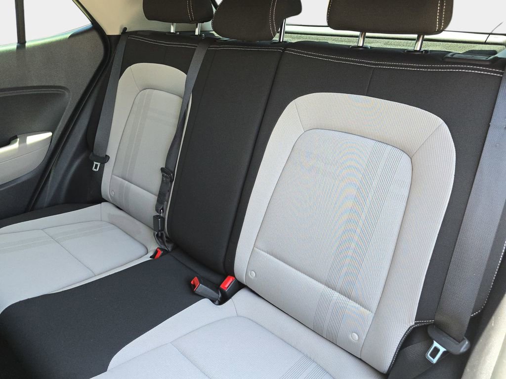 Used 2023 Hyundai Venue SEL FWD image 16