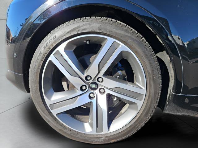 Certified 2023 Land Rover Discovery Metropolitan Edition image 9