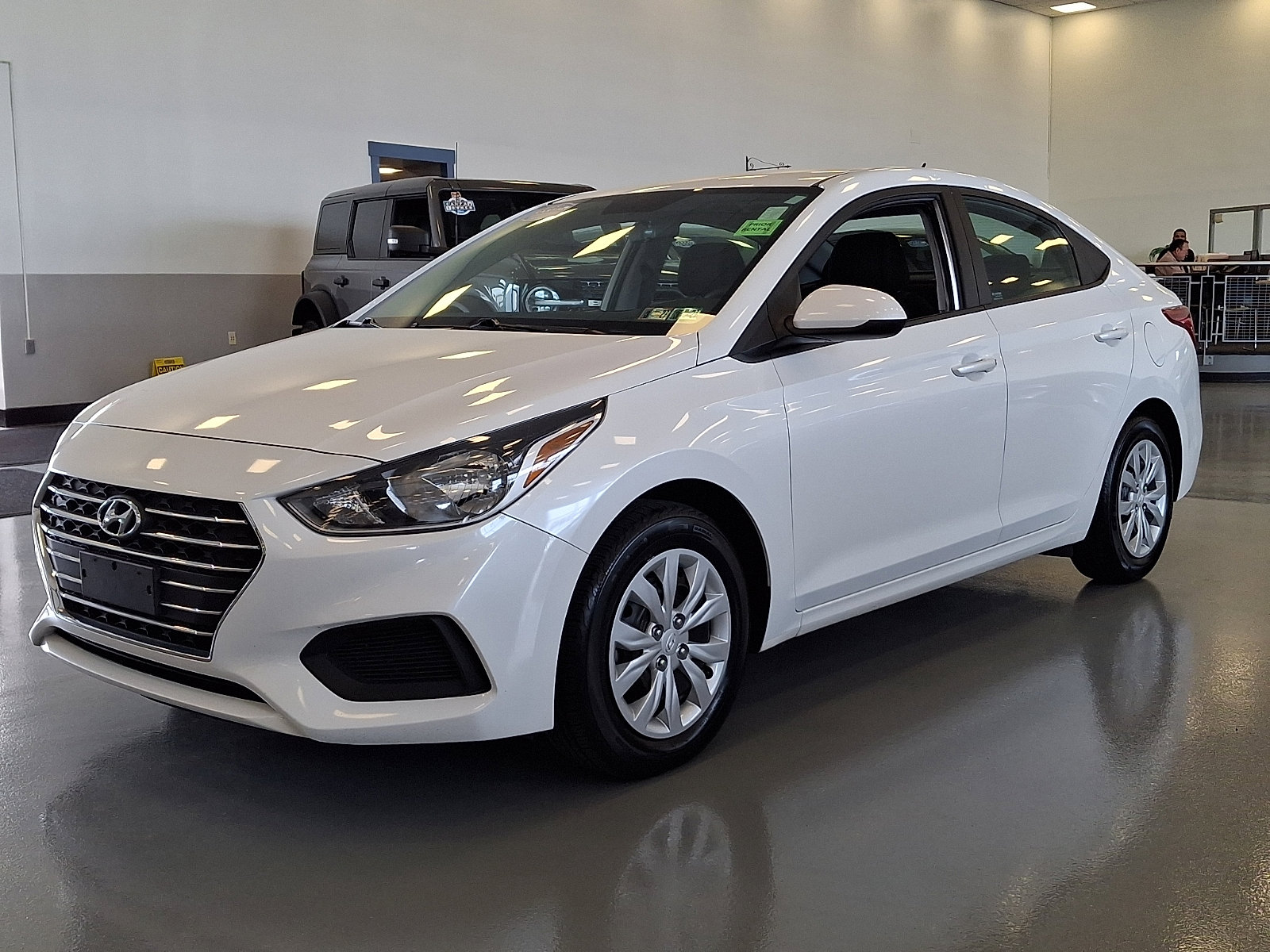 Used 2021 Hyundai Accent SE image 3