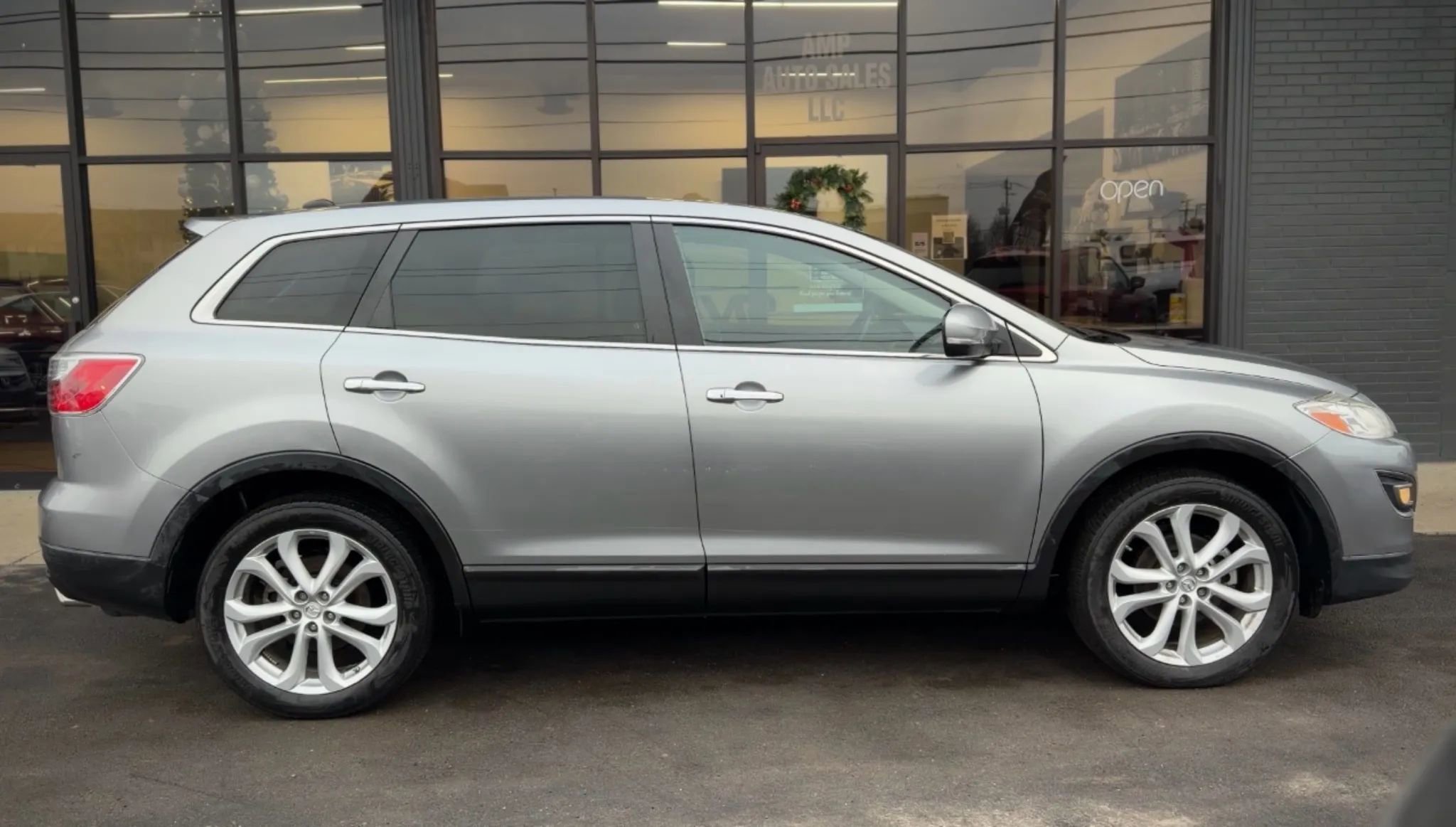 Used 2012 MAZDA CX-9 Grand Touring w/ Moonroof & Bose Audio Pkg image 2