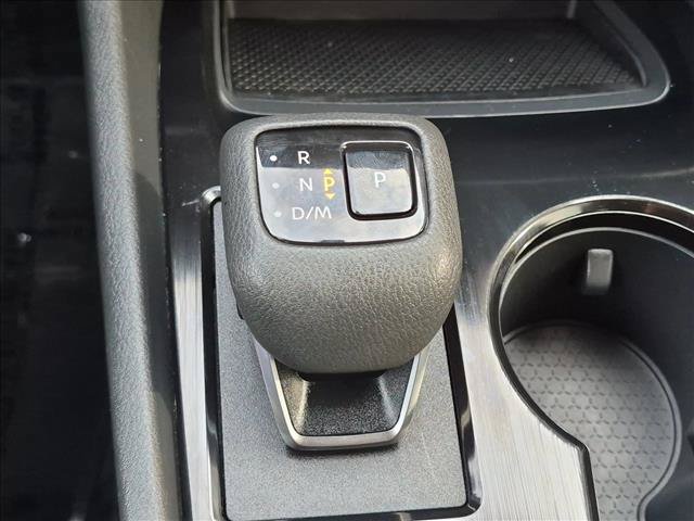 Used 2025 Nissan Rogue SV FWD image 12