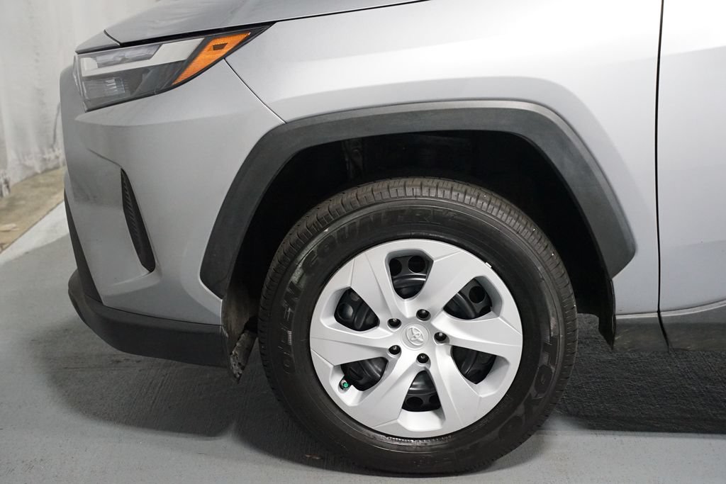 Certified 2025 Toyota RAV4 LE FWD image 5