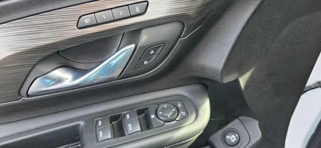 Used 2024 GMC Terrain SLT image 16