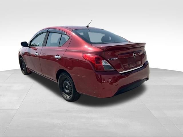 Used 2016 Nissan Versa SV FWD image 5