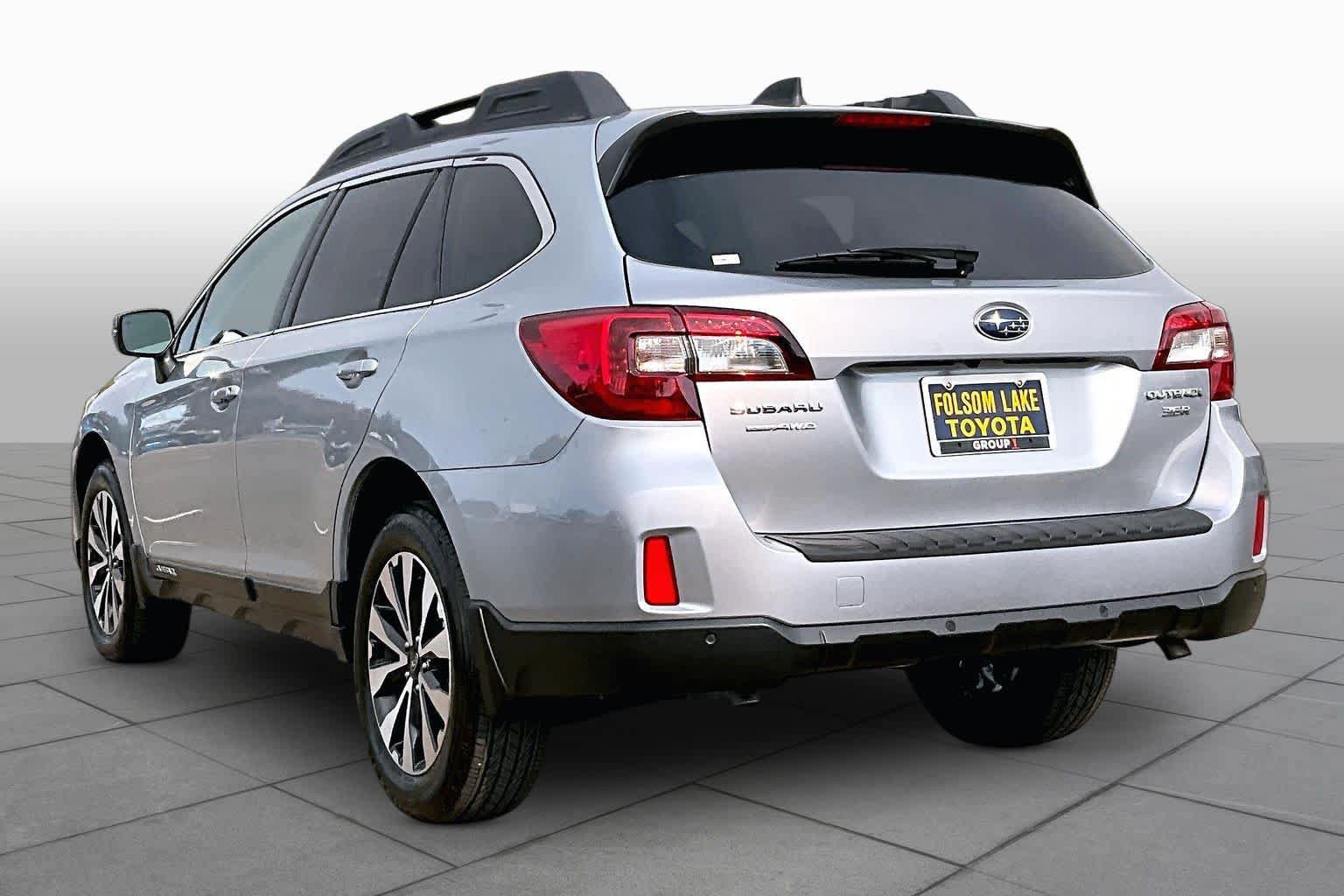 Used 2017 Subaru Outback 3.6R Limited AWD/4WD image 11