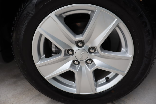 Used 2022 Jeep Compass Latitude FWD image 40