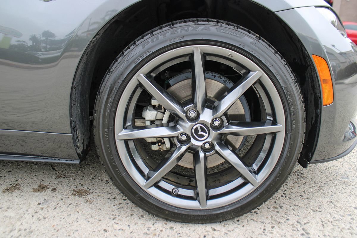 Used 2019 MAZDA MX-5 Miata RF Grand Touring RWD image 12