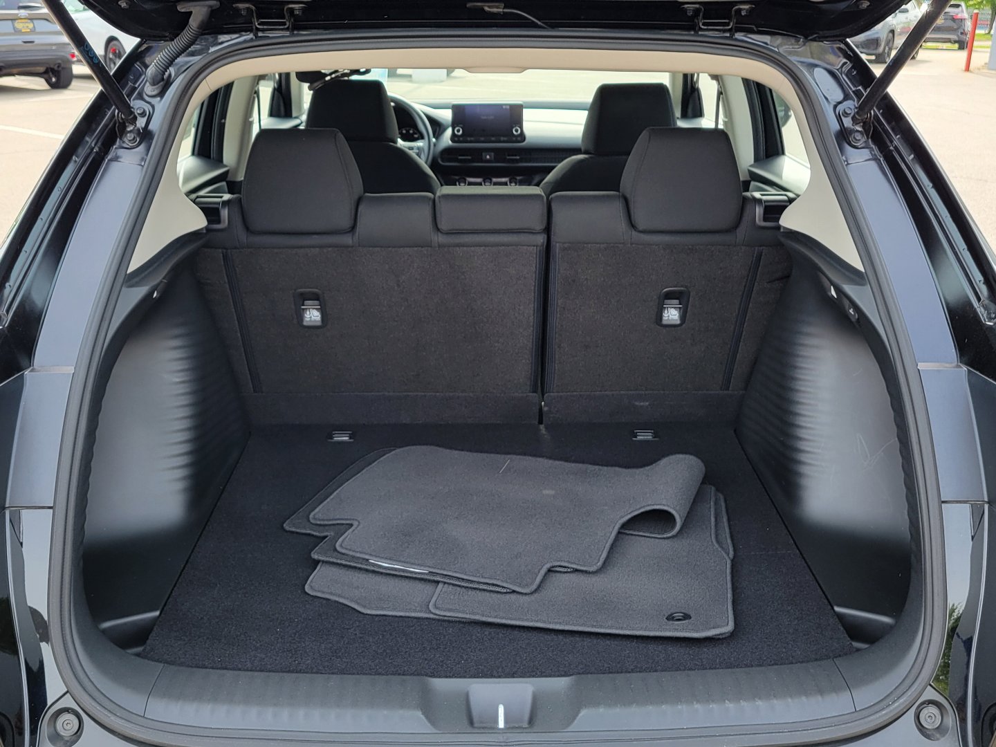 Certified 2023 Honda HR-V LX image 8