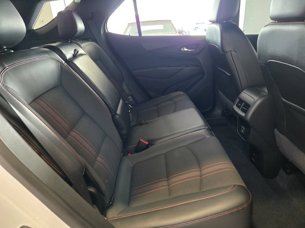 Certified 2022 Chevrolet Equinox RS w/ Infotainment Package FWD image 10