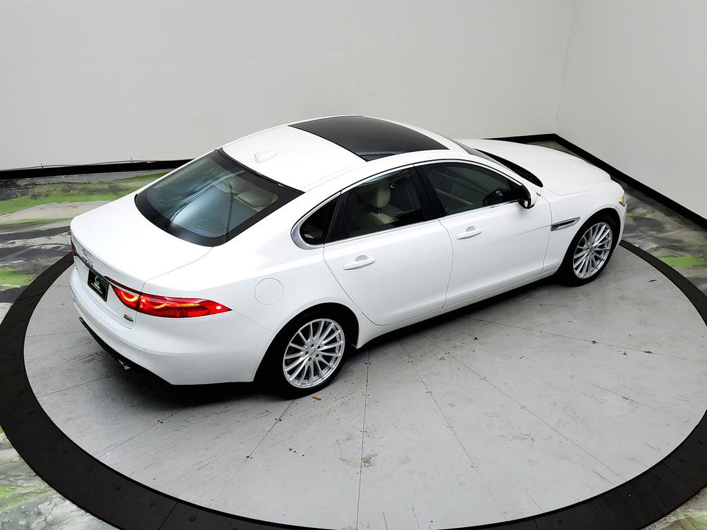 Used 2020 Jaguar XF Prestige image 34