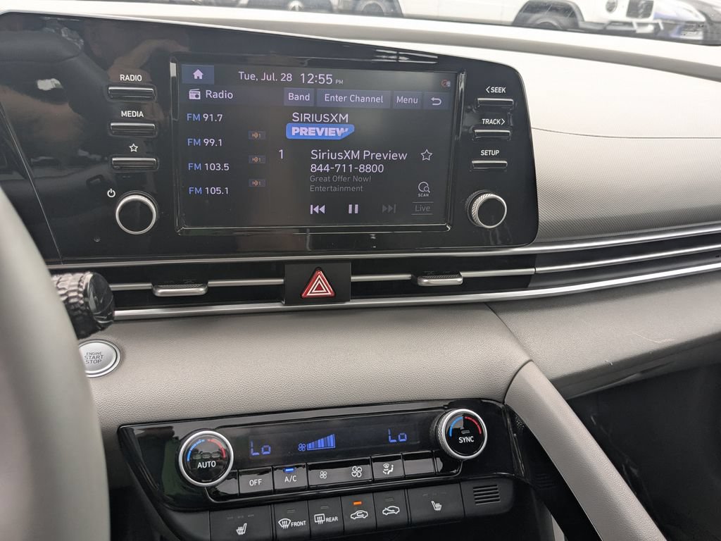 Used 2021 Hyundai Elantra SEL w/ Convenience + Premium Package FWD image 8