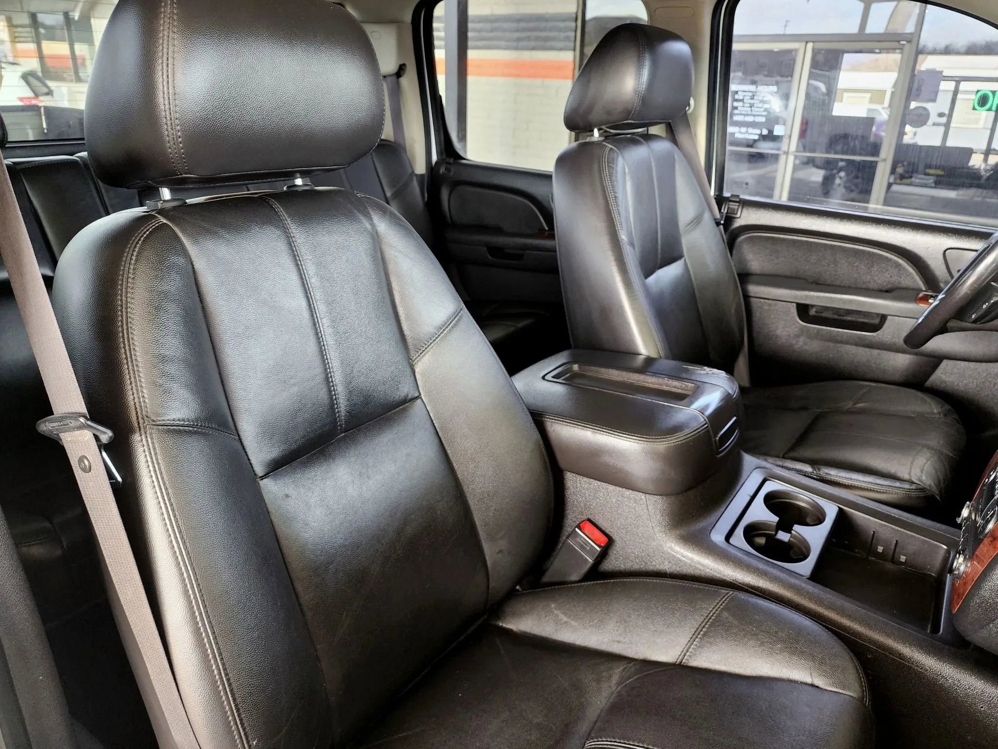 Used 2010 Chevrolet Silverado 2500 LTZ AWD/4WD image 36