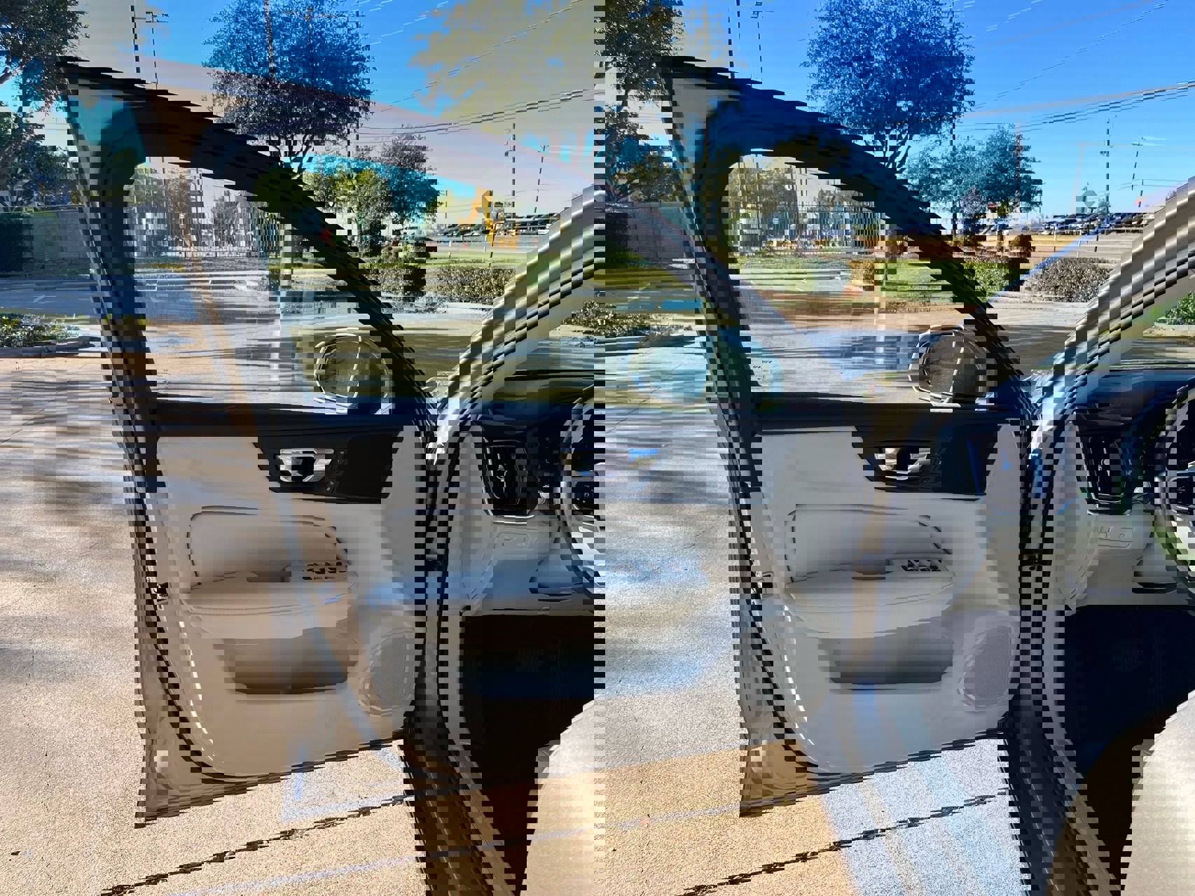 Used 2020 Volvo S60 T5 Momentum w/ Protection Package image 12