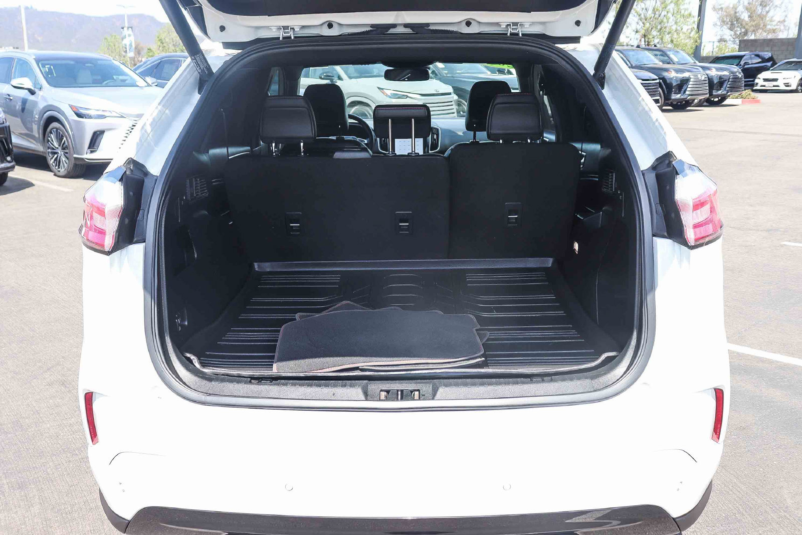 Used 2022 Ford Edge ST-Line AWD/4WD image 31