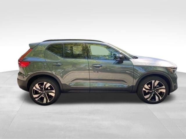 New 2026 Volvo XC40 B5 Ultra w/ Protection Package Premier AWD/4WD image 8