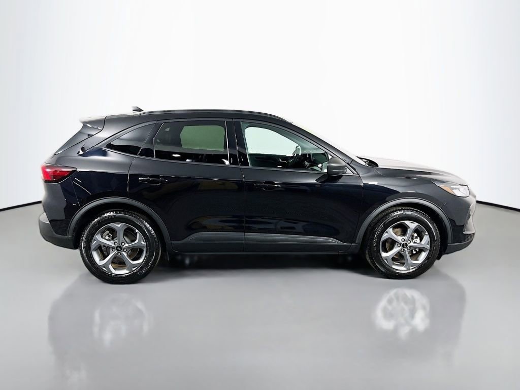 Used 2025 Ford Escape ST-Line image 4