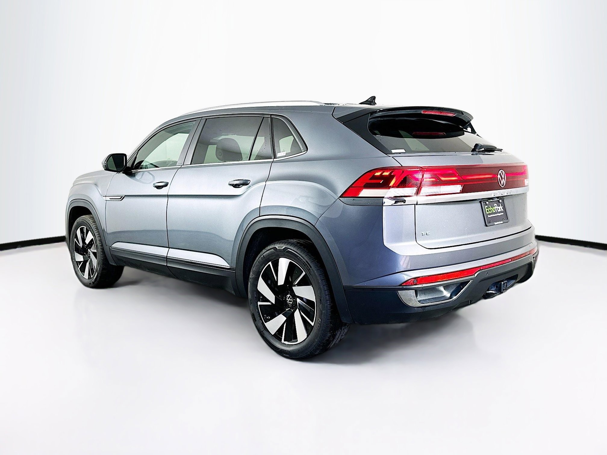 Used 2024 Volkswagen Atlas Cross Sport SE image 5