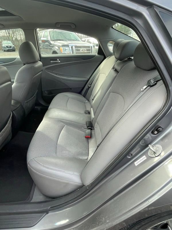 Used 2011 Hyundai Sonata SE w/ Navigation & Sunroof Pkg 4 image 11