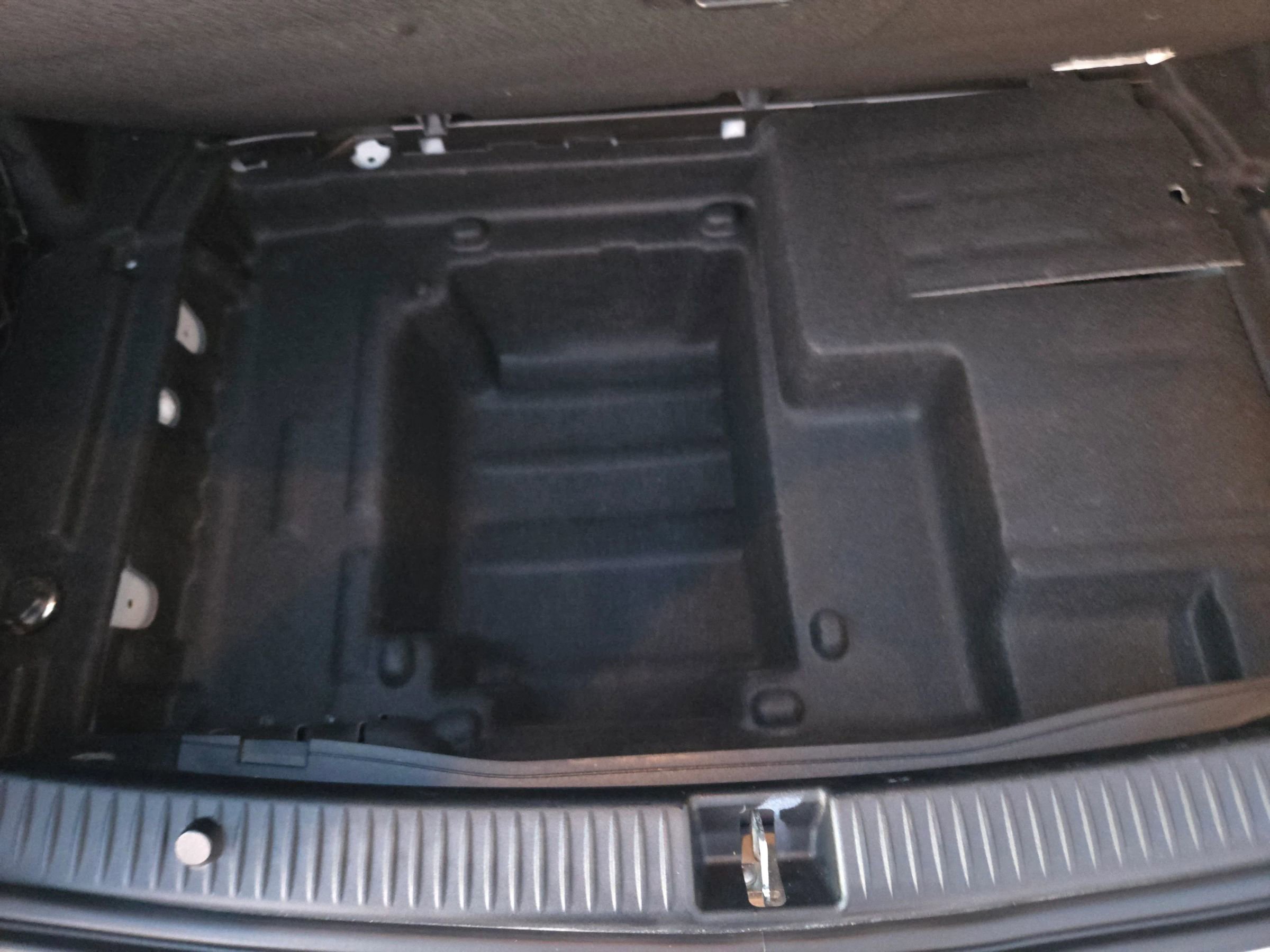 Used 2017 Mercedes-Benz C 300 4MATIC Sedan image 50