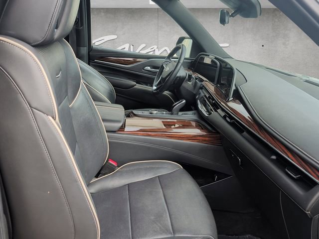 Used 2021 Cadillac Escalade Premium Luxury image 24