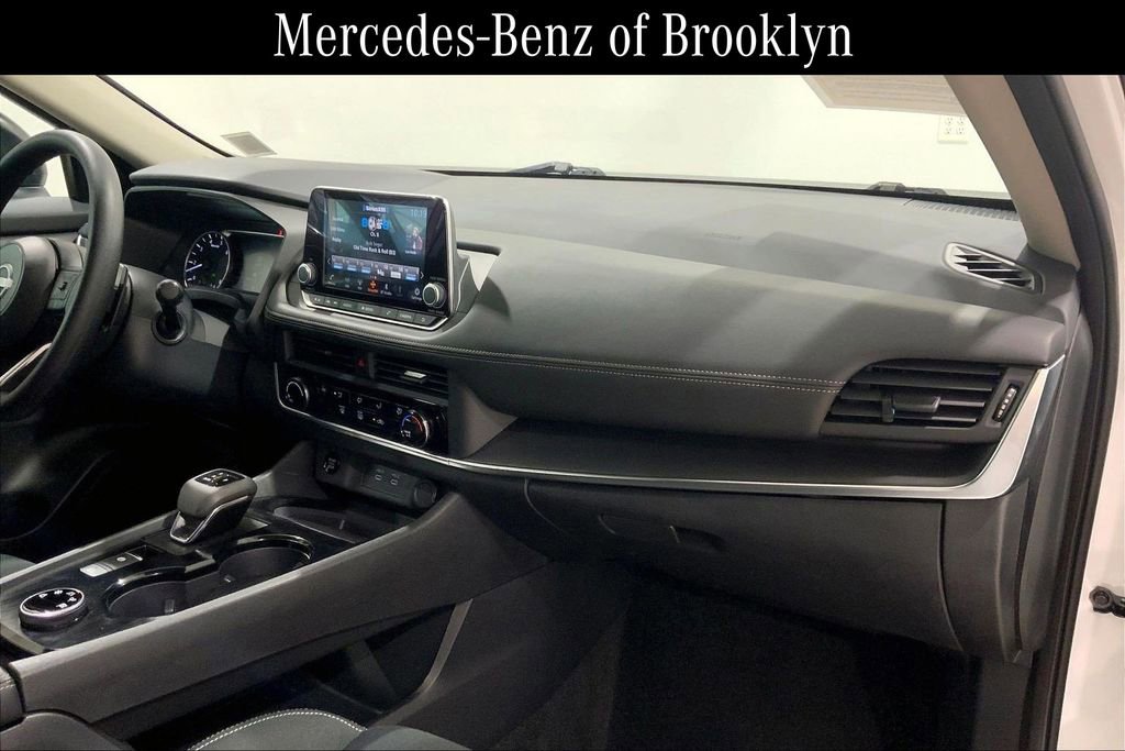 Used 2024 Nissan Rogue S image 17