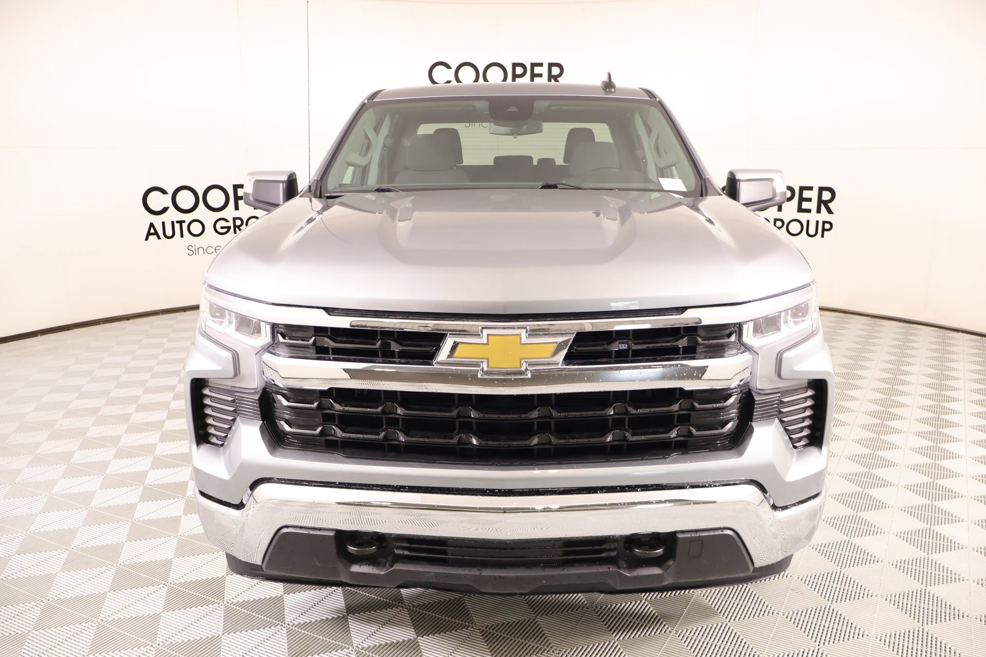 Used 2025 Chevrolet Silverado 1500 LT AWD/4WD image 9