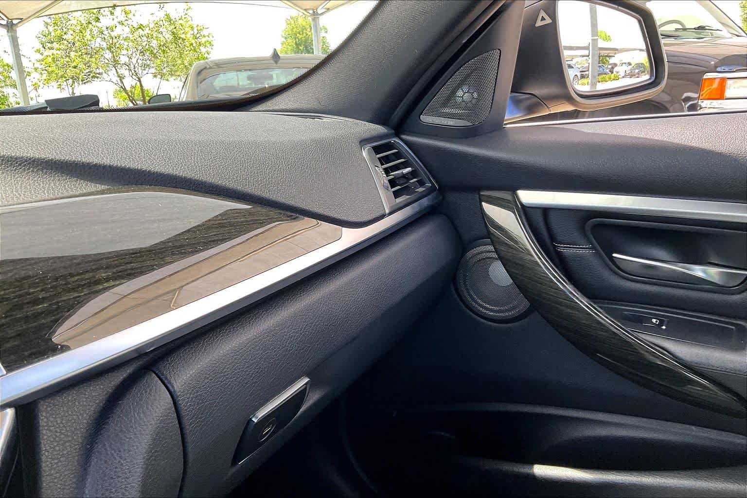 Used 2016 BMW 328i xDrive Wagon AWD/4WD image 32