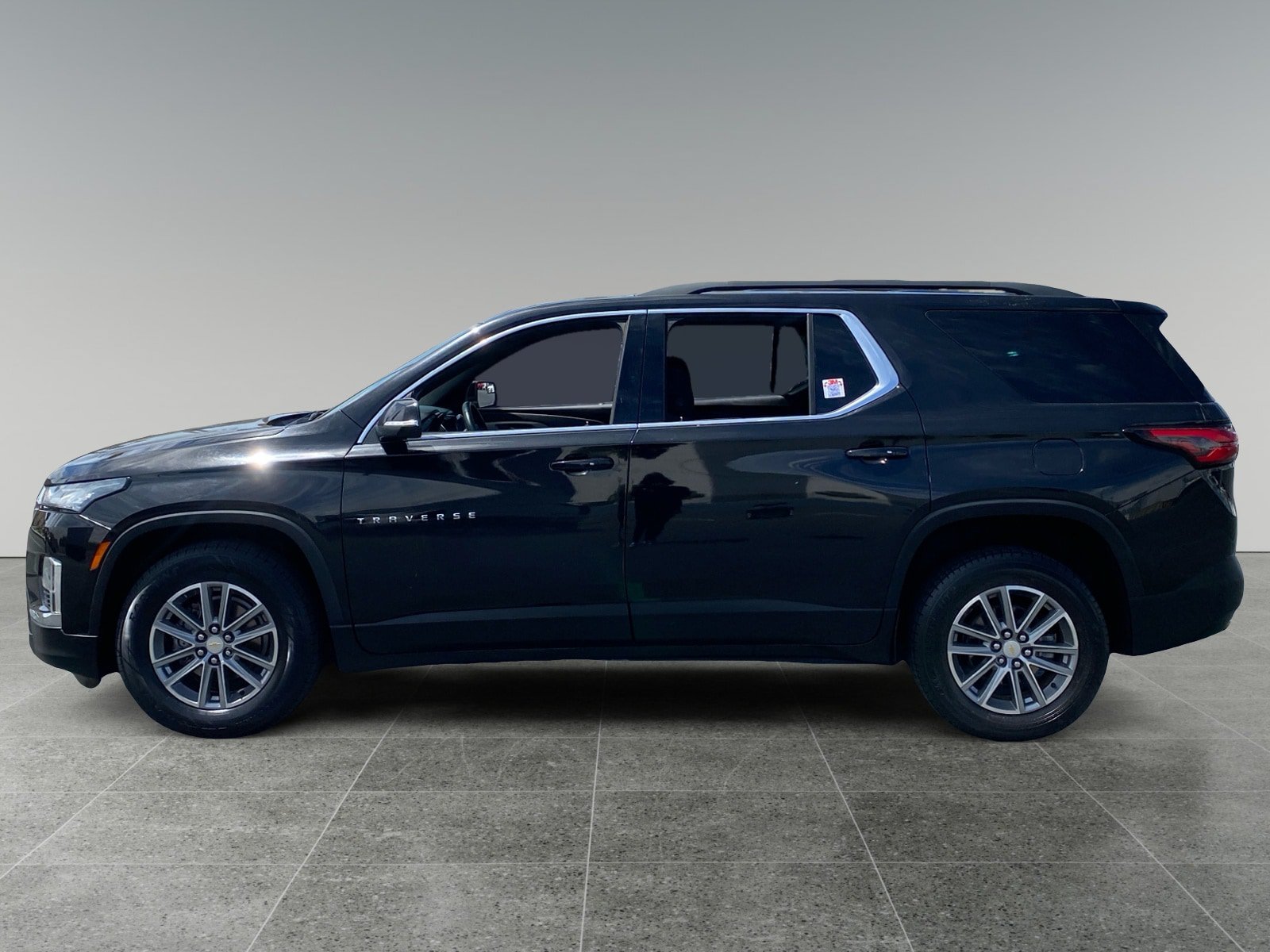 Used 2023 Chevrolet Traverse LT AWD/4WD image 2