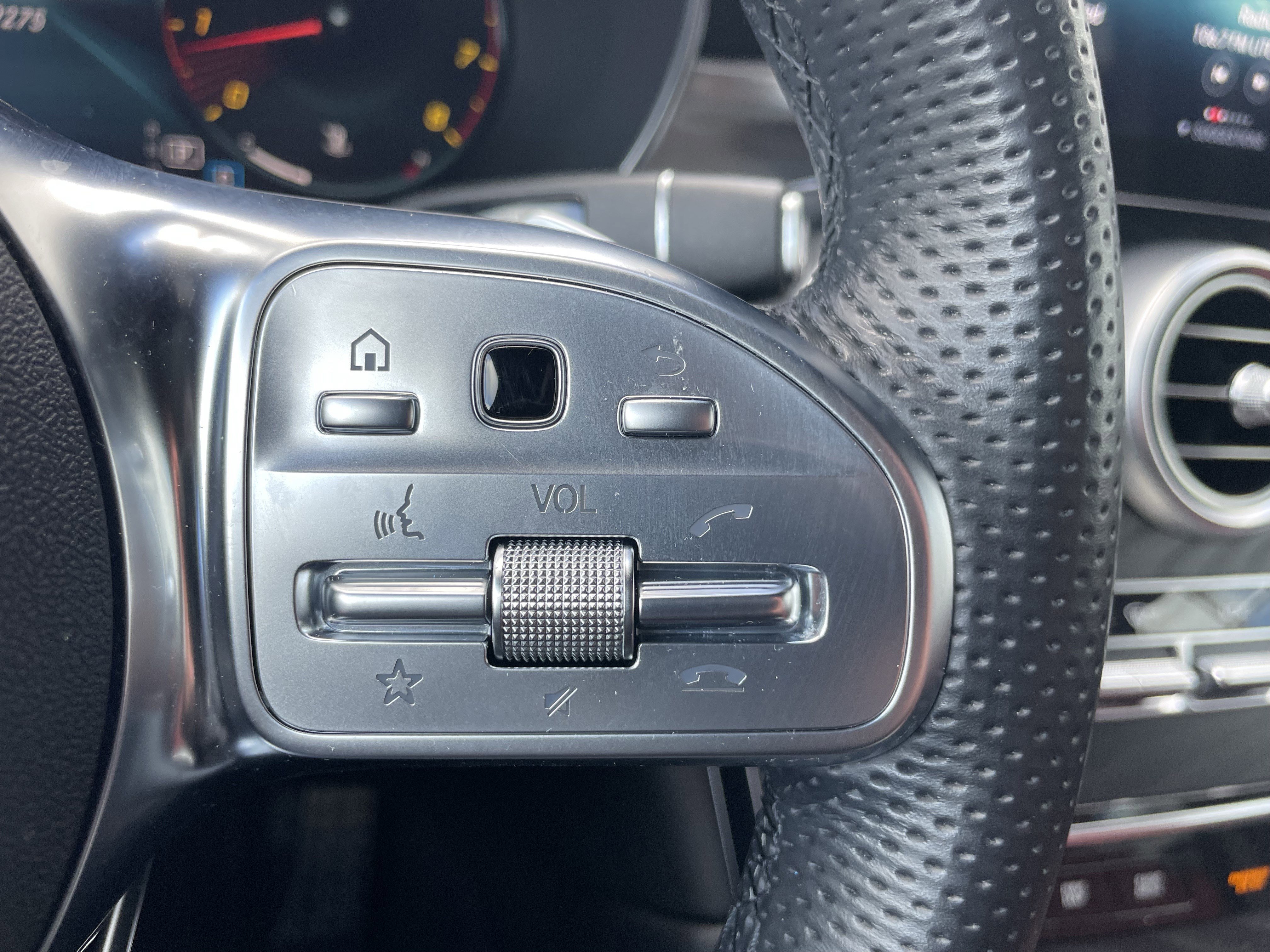 Used 2022 Mercedes-Benz GLC 300 4MATIC image 22