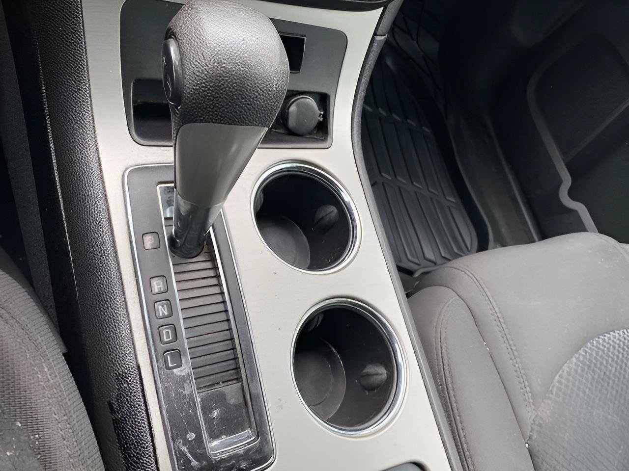 Used 2007 Saturn Outlook XE w/ Advanced Audio Pkg FWD image 43