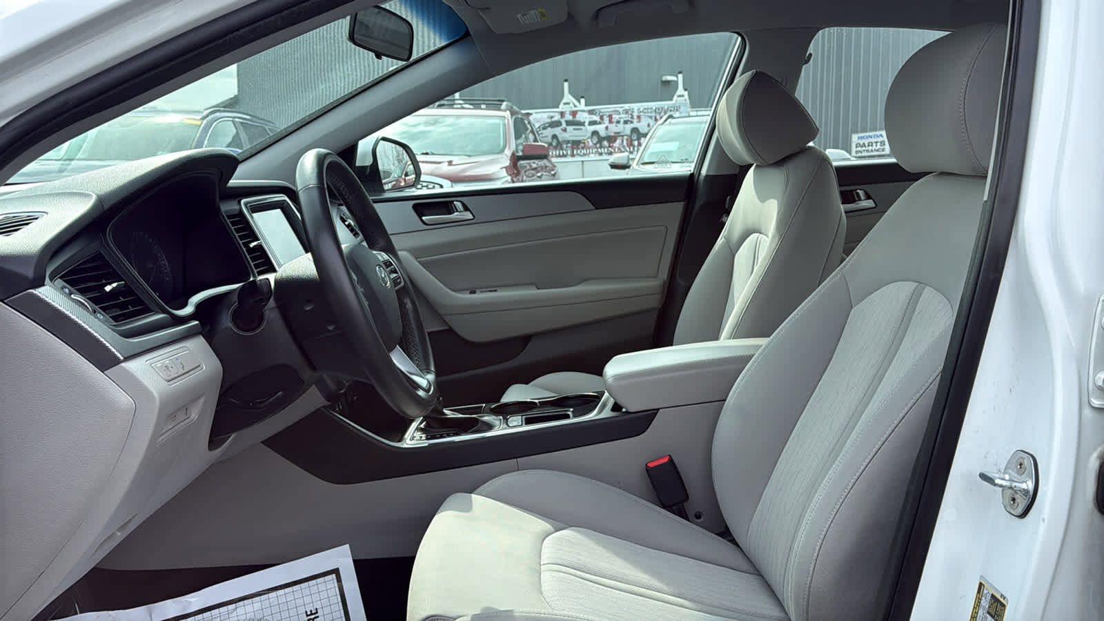 Used 2018 Hyundai Sonata SE image 12