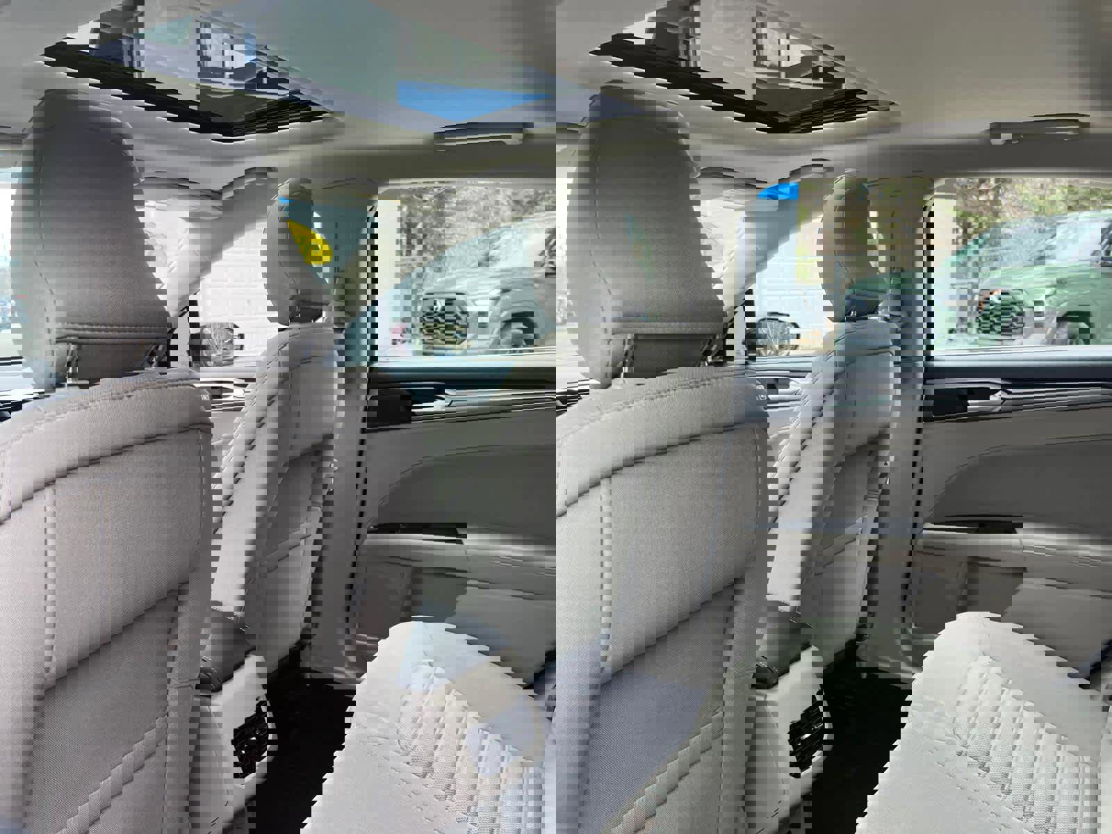 Used 2018 Ford Fusion SE w/ Fusion SE Technology Package image 32