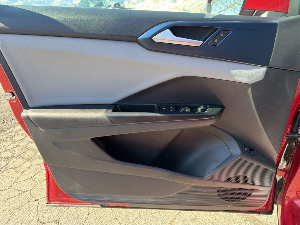 Used 2022 Volkswagen Taos SE image 13