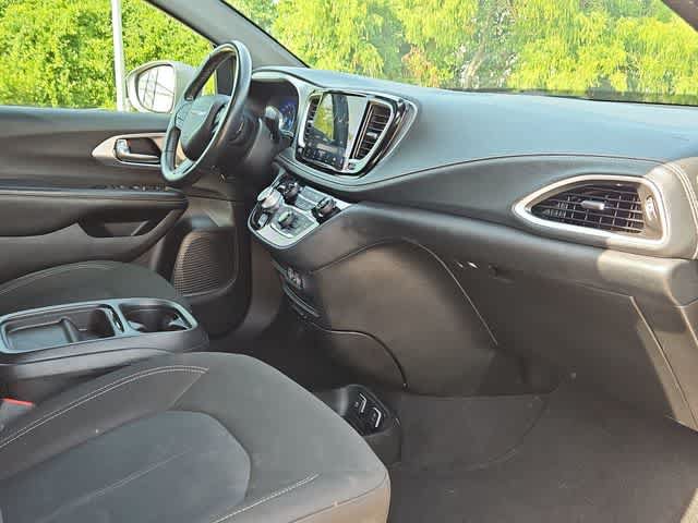 Used 2021 Chrysler Pacifica Touring w/ S Appearance Package FWD image 20