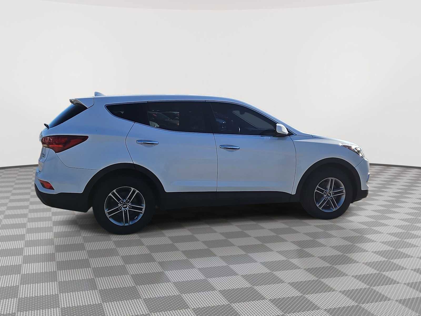 Used 2017 Hyundai Santa Fe Sport image 9