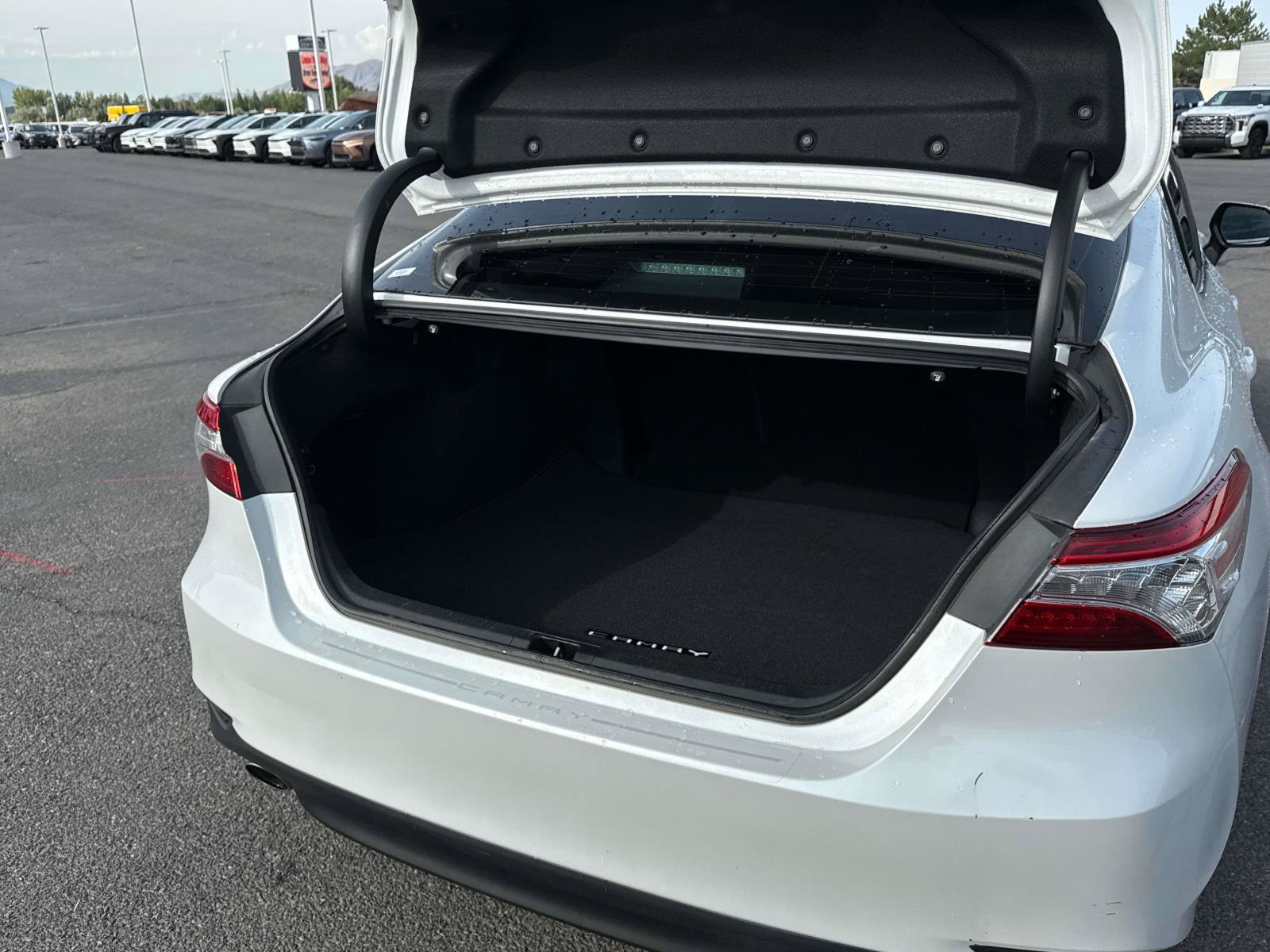Used 2020 Toyota Camry XLE w/ Carpet Mat Package FWD image 15