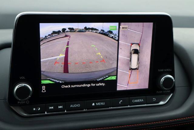 Certified 2025 Nissan Rogue SV image 22