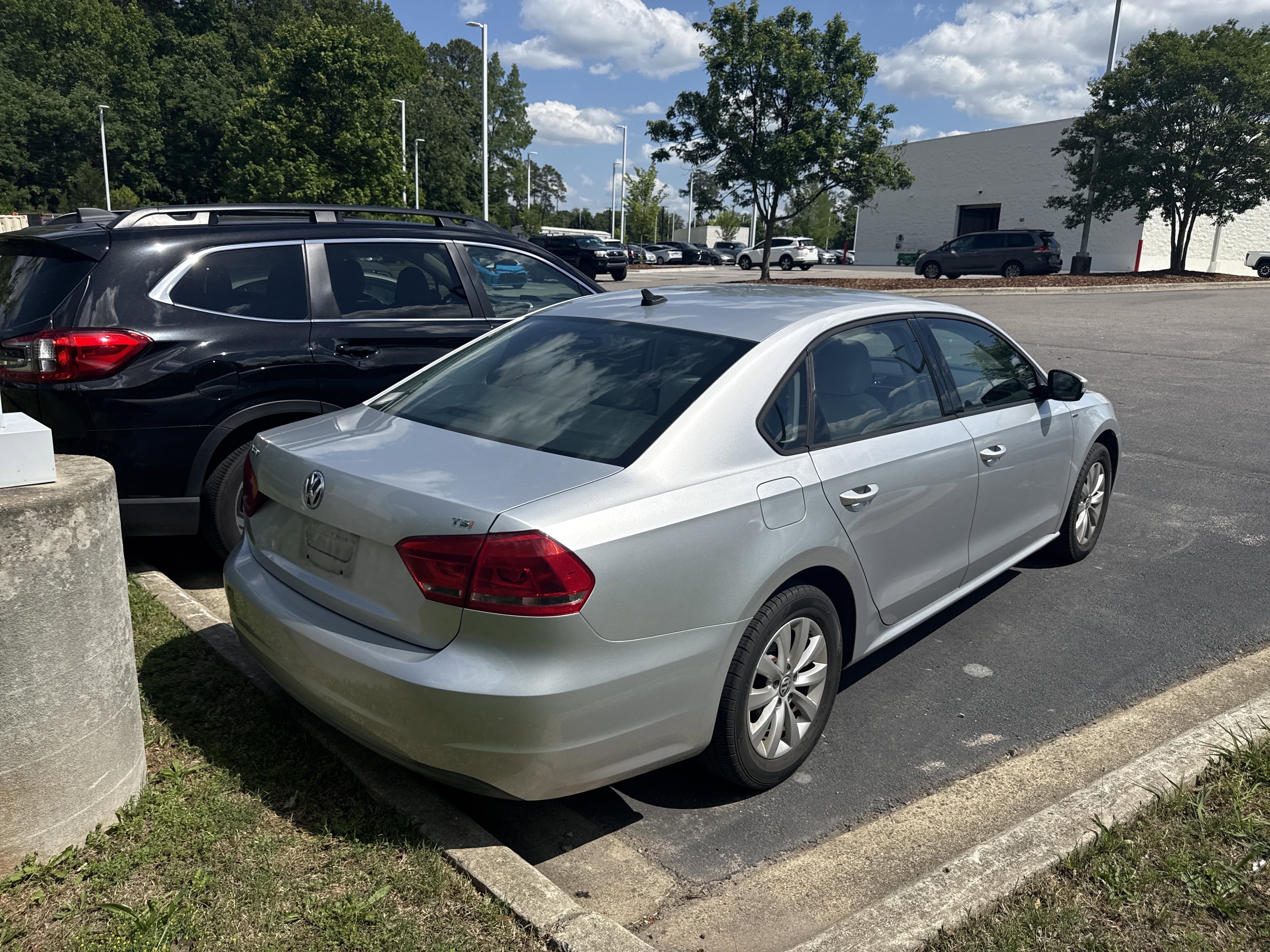 Used 2014 Volkswagen Passat 1.8T Wolfsburg Edition FWD image 8
