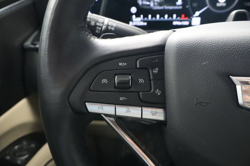 Used 2023 Cadillac Escalade Premium Luxury w/ Performance Package AWD/4WD image 23