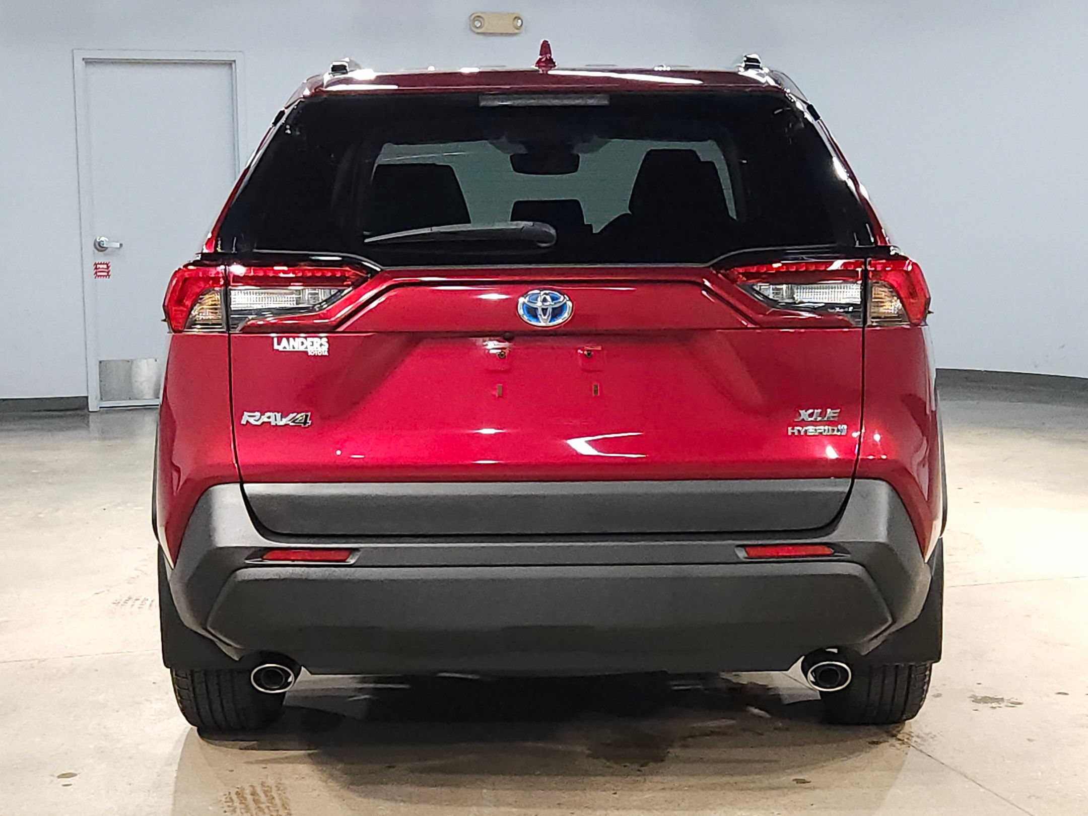Used 2021 Toyota RAV4 XLE w/ Convenience Package AWD/4WD image 6