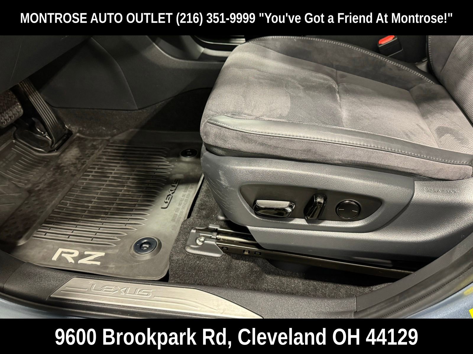 Used 2023 Lexus RZ 450e Premium image 15