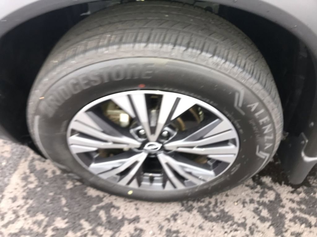 Used 2023 Nissan Rogue SV image 10