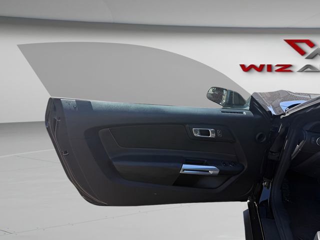 Used 2018 Ford Mustang Coupe RWD image 13