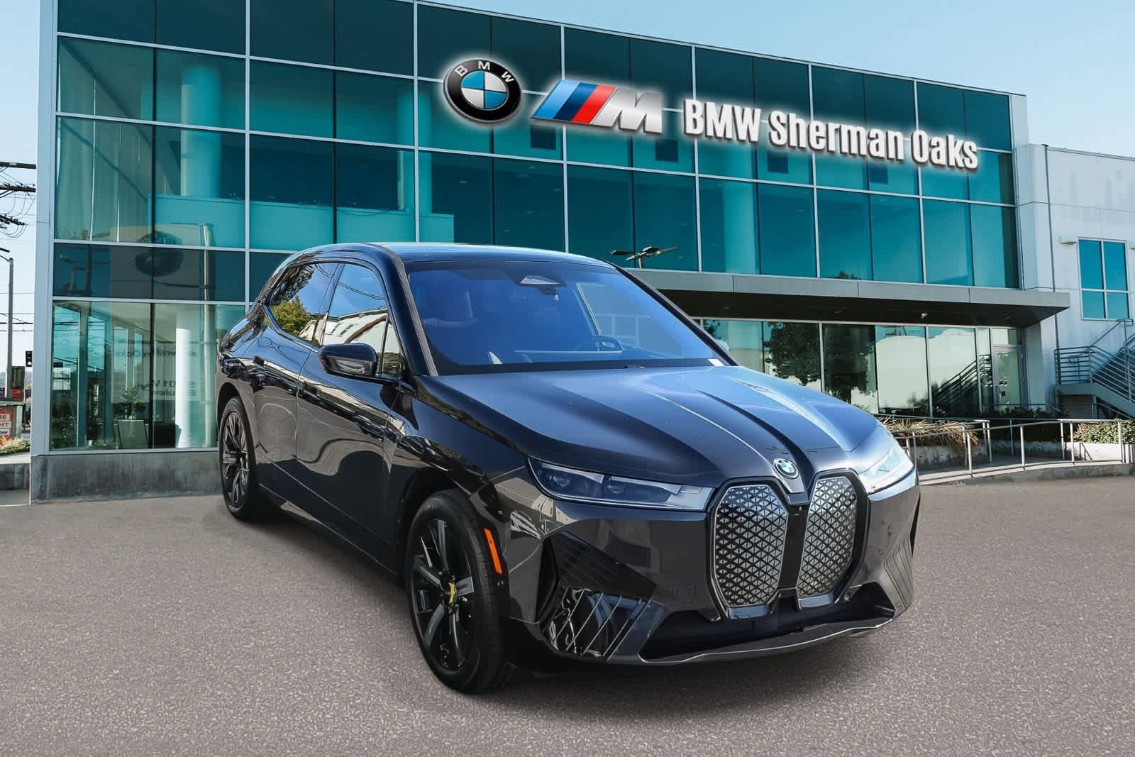 Certified 2023 BMW iX xDrive50 w/ Sport Package AWD/4WD image 3