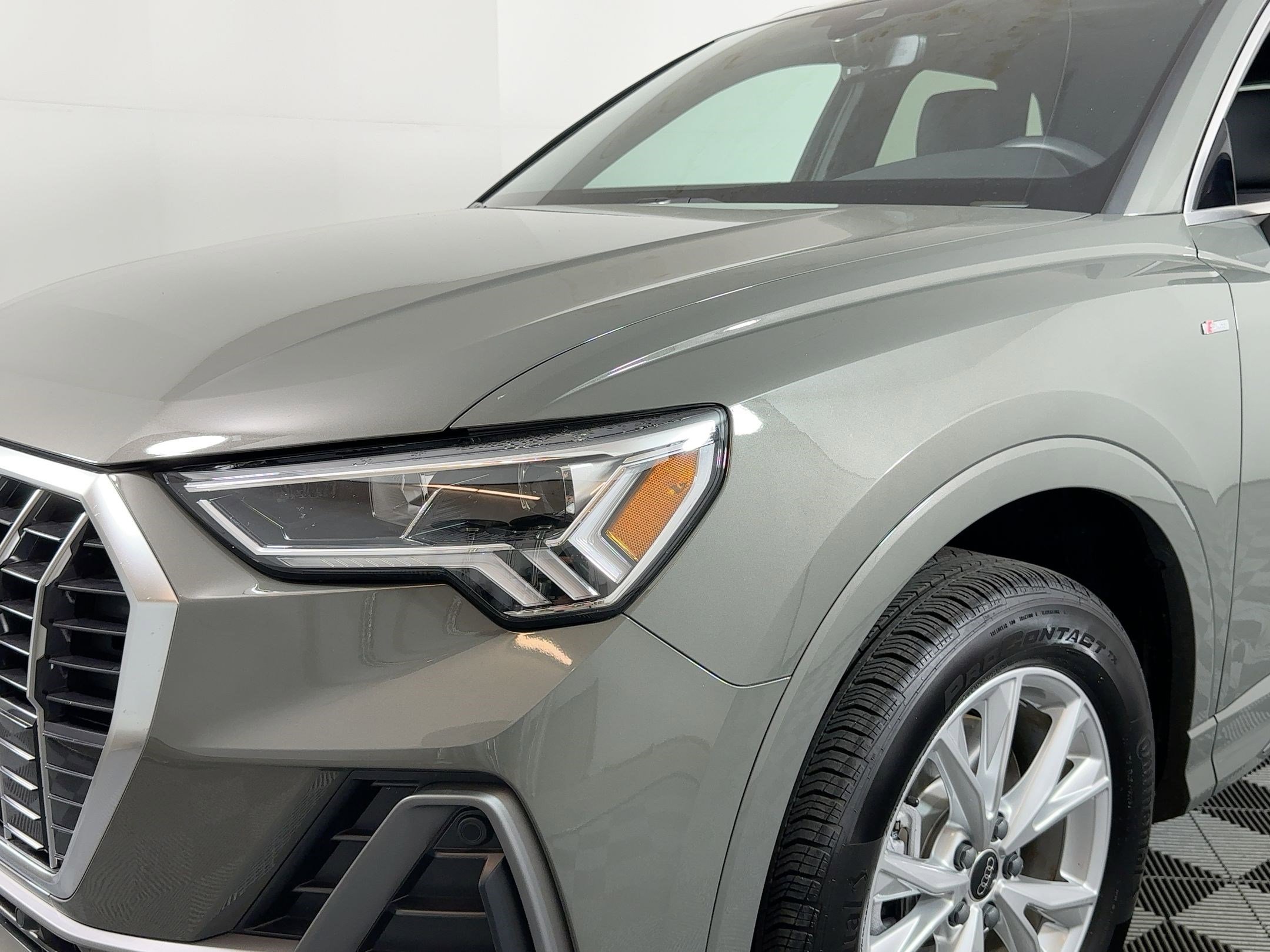 Certified 2025 Audi Q3 2.0T Premium Plus w/ Premium Plus Package image 8